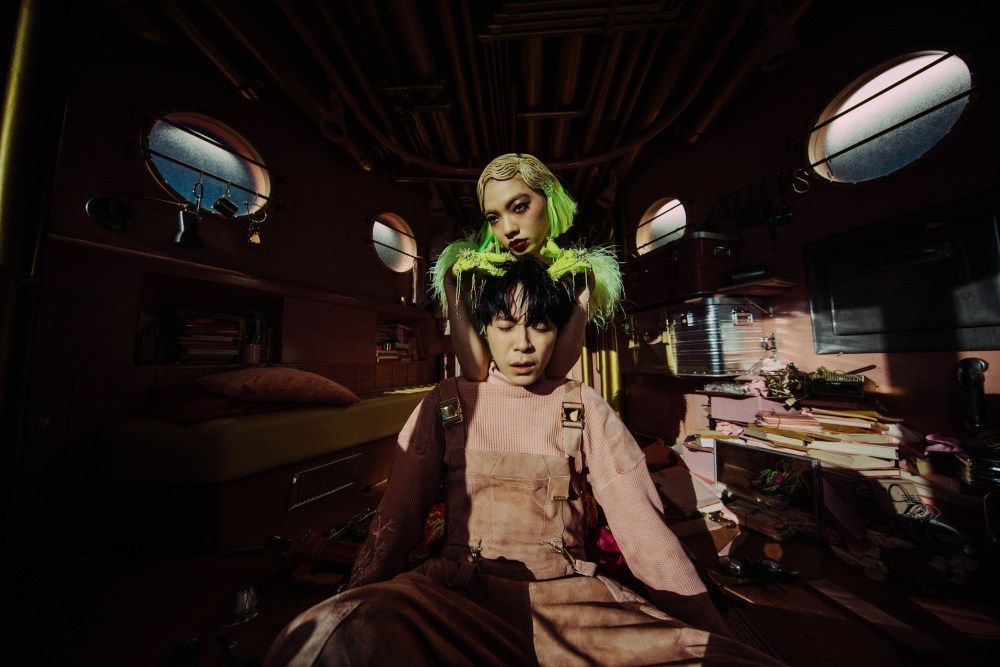 乐坛楷模吴青峰（……海妖沙龙）MV耗时三个月，实景打造主题乐园海船