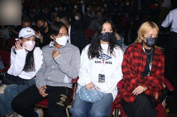 陈奕迅红馆开唱，徐濠萦大病初愈获18岁女儿陪同，舒淇冯德伦现身