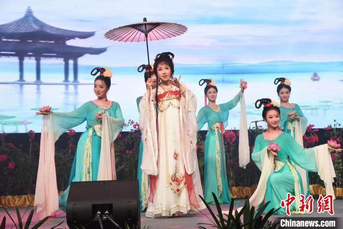 展示闽剧风采,新加坡迎来了一场来自中国的交流演出