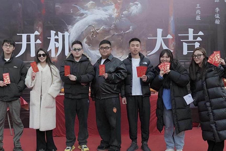 热钱涌入短剧市场，爆款短剧演员一天最高薪酬3万元，后来者还有机会吗？