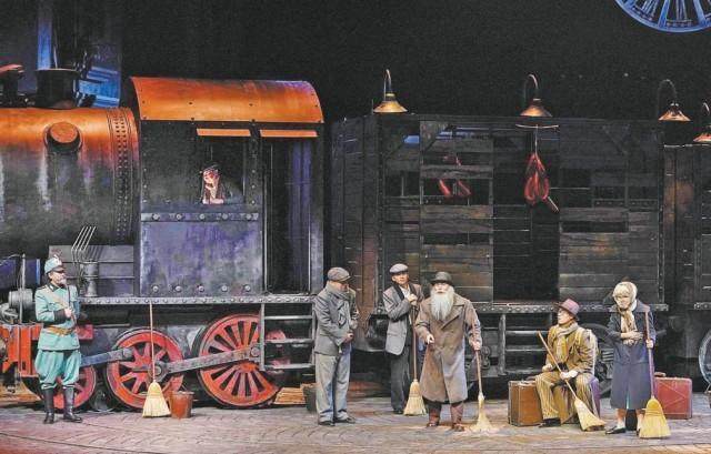 “演艺之都”市场活跃精品频出