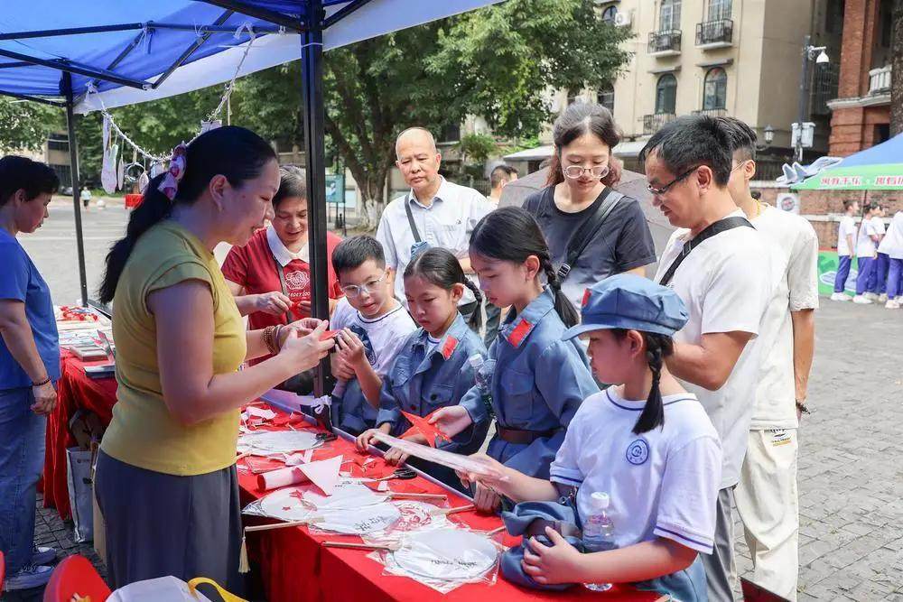 舞台展演+游园互动，广州荔湾这场国防教育活动生动有趣